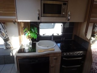 /photos/8732/c21f57be-6c4e-8efd-ea18-c10bbe9cee1e_i320x240.jpg